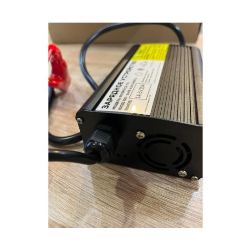 Зарядное устройство Bay lifepo4 14.6V 15A