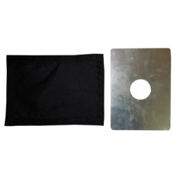 Окно выход под трубу с металлической вставкой