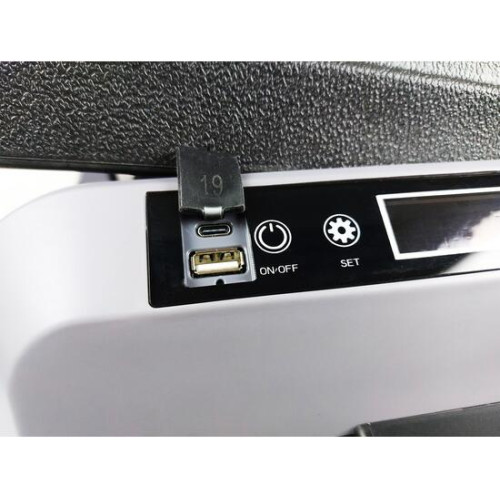 Компрессорный автомобильный холодильник TRACK Electronics A-18