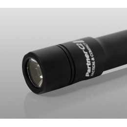 Тактический фонарь Armytek Partner C2 (тёплый свет)