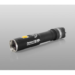 Тактический фонарь Armytek Partner C2 Pro (тёплый свет)