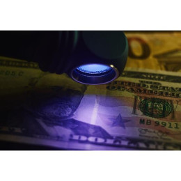 Фонарь Armytek Wizard C2 WUV / Белый и ультрафиолет / 1100 лм и 1595 мВт (400 нм) / TIR 70°:120°