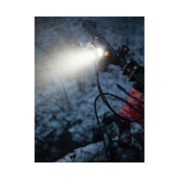 Фонарь Armytek Wizard C1 Pro Magnet USB+18350 / 930 лм / 70°:120° Теплый свет