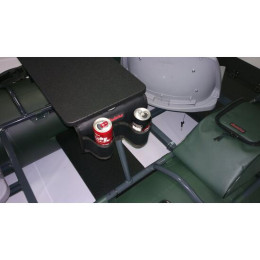 Складной столик для двухместного катамарана